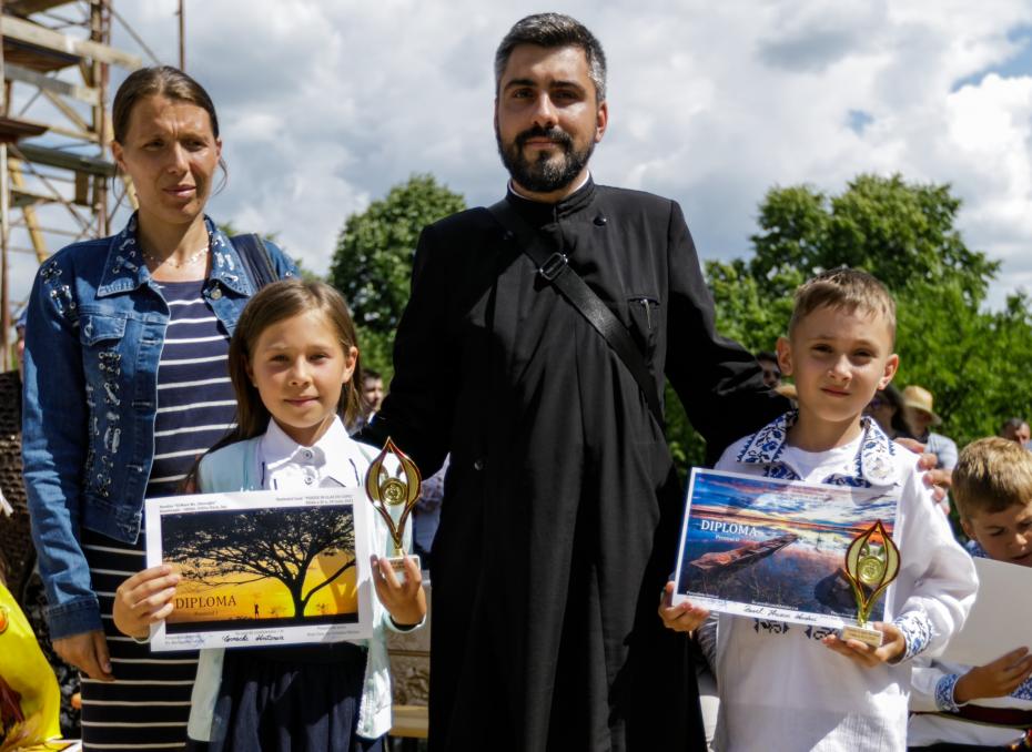 Locul I și Locul al II-lea, poezie laică, categoria mică