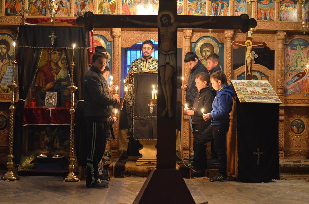 Slujbă în Săptămâna Patimilor